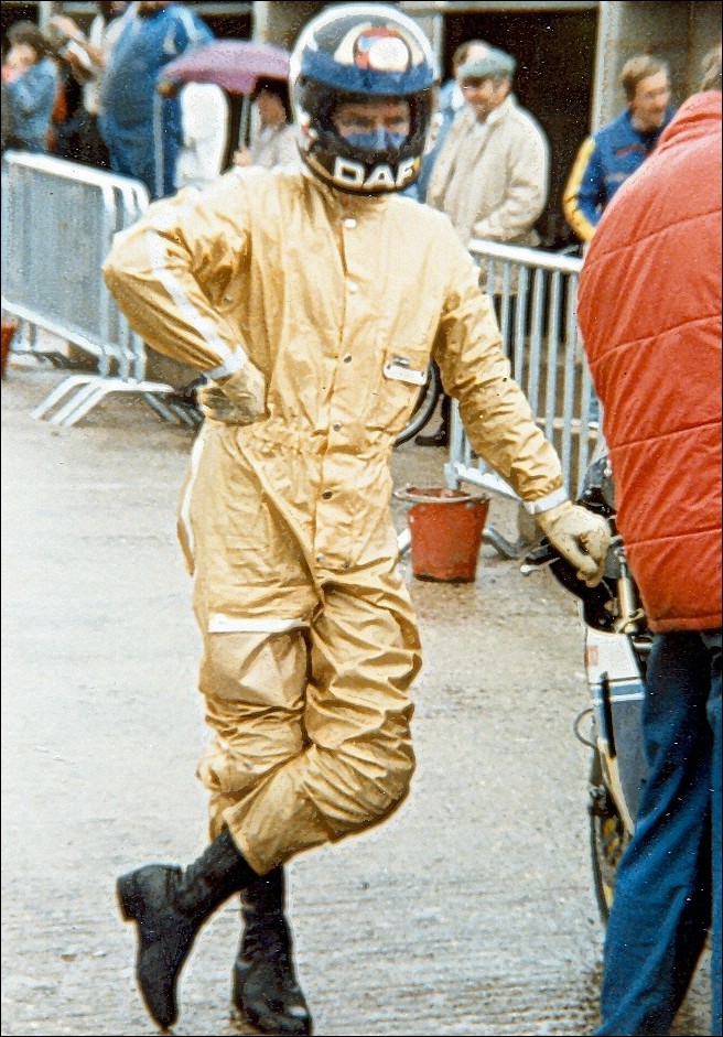 Barry Sheene Silverstone British GP 1984.jpg